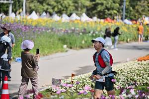 BIB: 
                            <button type="button" onclick="openModal(27793691)" class="btn btn-primary btn-sm float-right btn-popup" data-toggle="modal" data-target=".modal-high-quality">
                        <i class="fas fa-shopping-cart"></i> Add to Cart
                    </button>
                                            <button type="button" onclick="isThisMe(27793691, true)" class="btn btn-success btn-sm float-right btn-popup btn-isme hidden" data-toggle="tooltip" data-placement="bottom" title="นี่คือรูปของคุณใช่ไหม คลิกที่นี่เพื่อเอาเข้าอัลบั้ม">
                        <i class="fas fa-plus"></i> Add to album
                    </button>
                    <button type="button" onclick="isThisMe(27793691, false)" class="btn btn-warning btn-sm float-right btn-popup btn-isnotme hidden">
                        <i class="fas fa-ban"></i> Remove from album
                    </button>